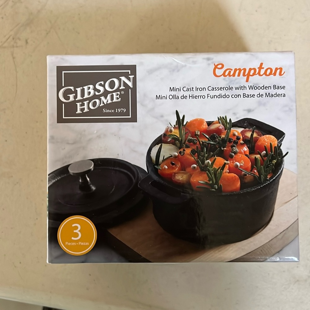 Gibson Home Campton mini cast casserole with wooden base NIB